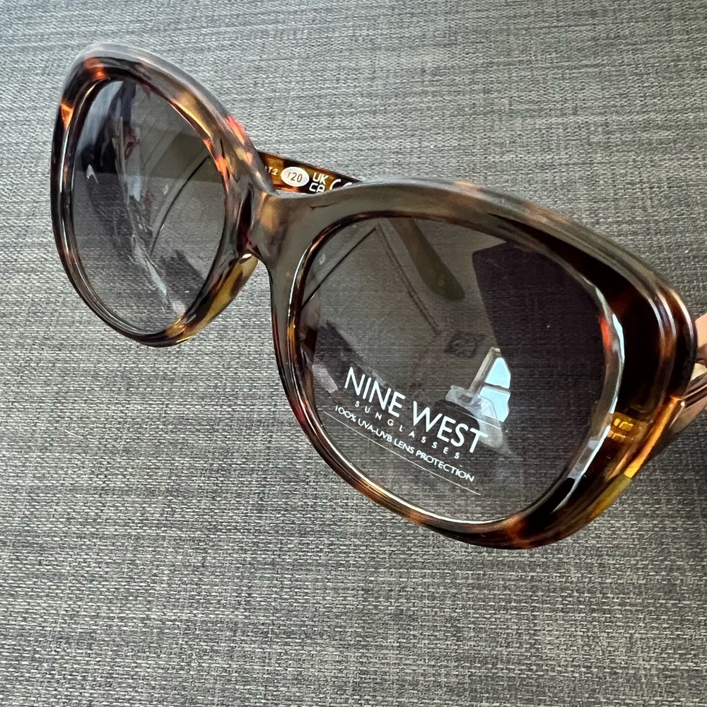 NWT NINE WEST TORTOISE SUNGLASSES